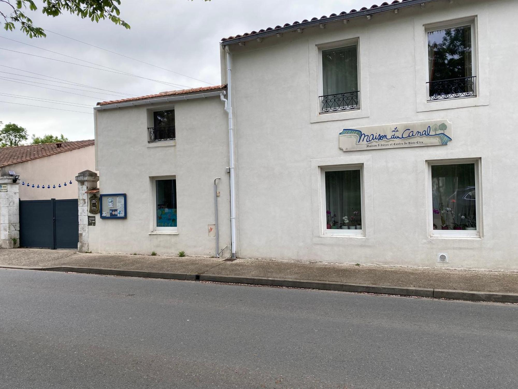 Bed and Breakfast La Maison Du Canal De Rompsay - 5 Min De La Rochelle Périgny Exterior foto